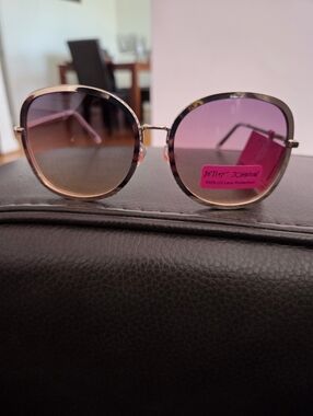 Betsey Johnson Gold Frame Round Sunglasses